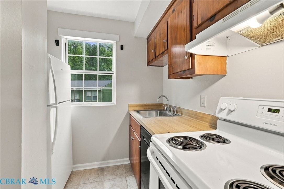 6661 Cedar Lake Dr #8 - Photo 6 of 12