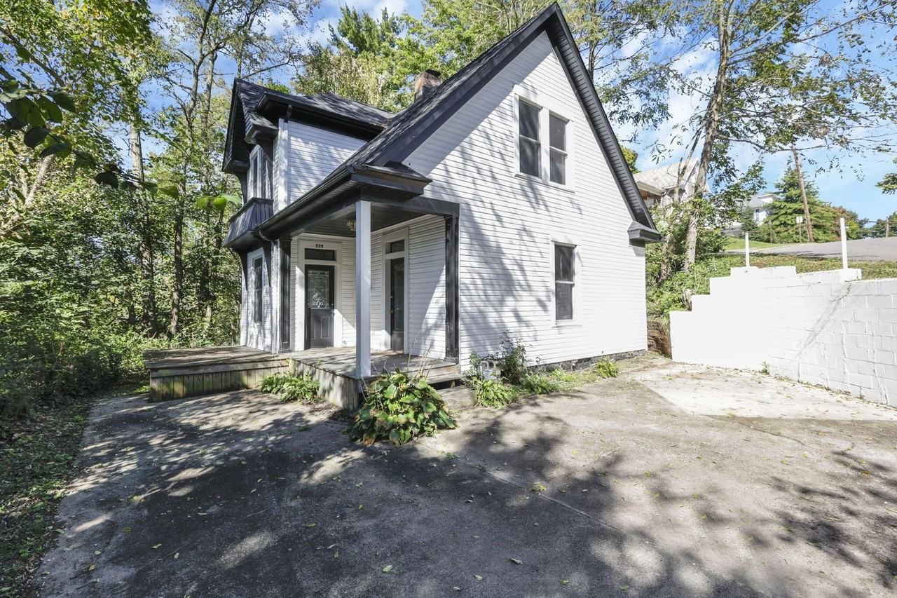 229 N Spring St - Photo 2 of 50