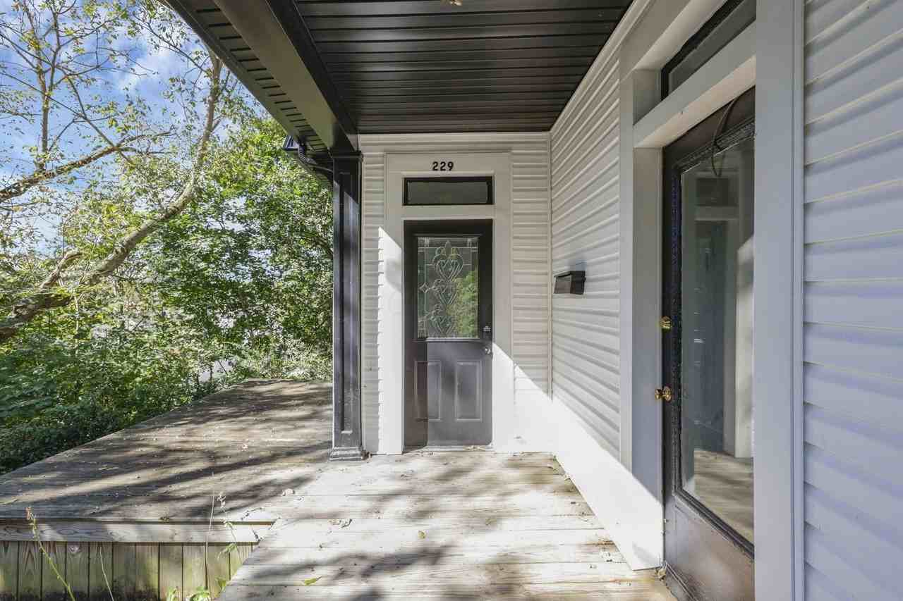 229 N Spring St - Photo 5 of 50