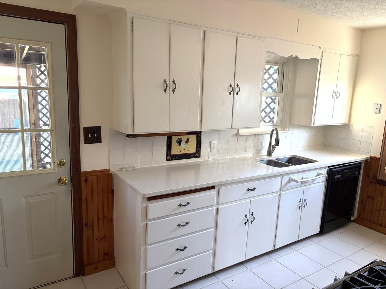 308 Letchworth Ave - Photo 5 of 23