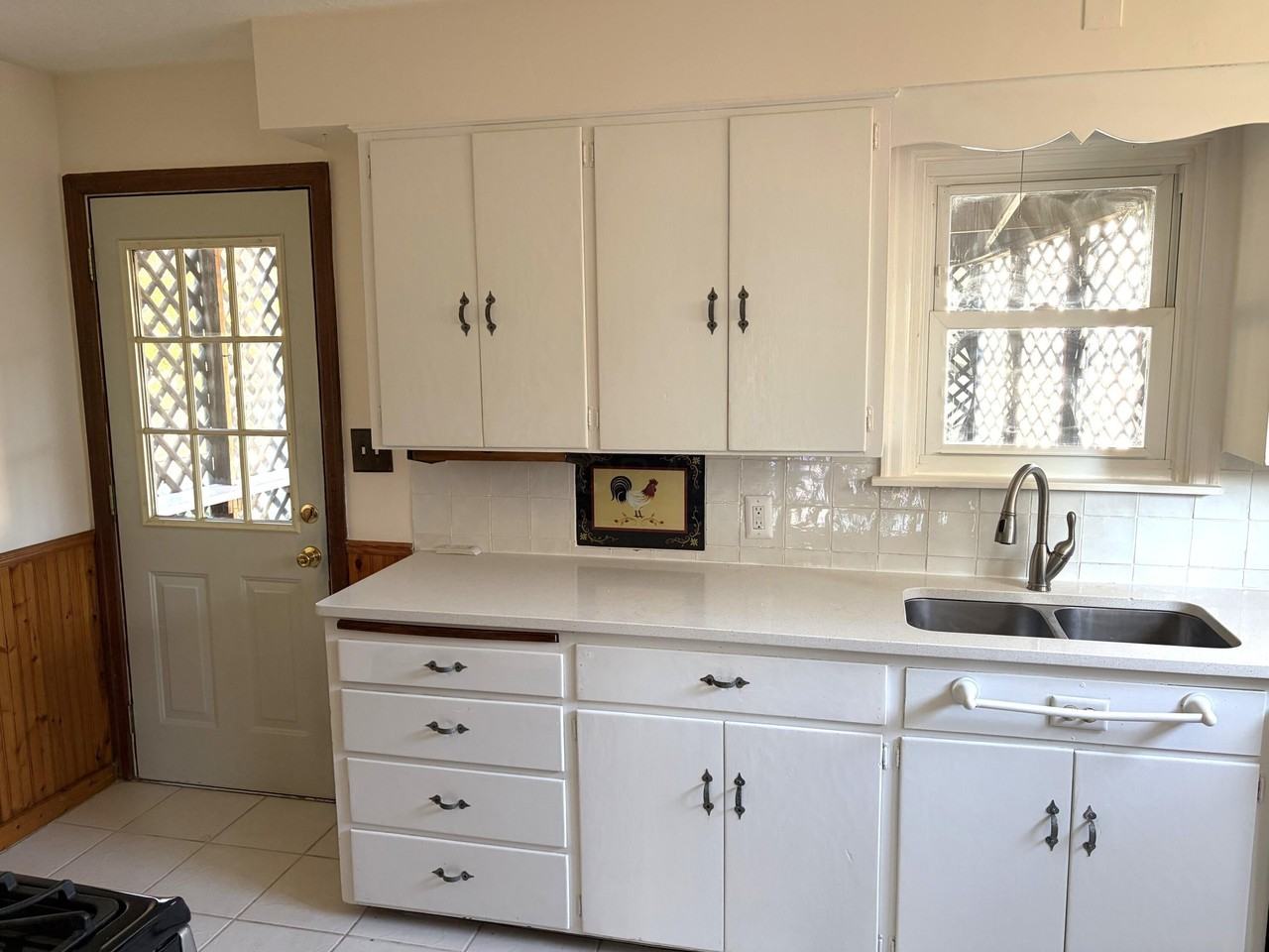 308 Letchworth Ave - Photo 7 of 23