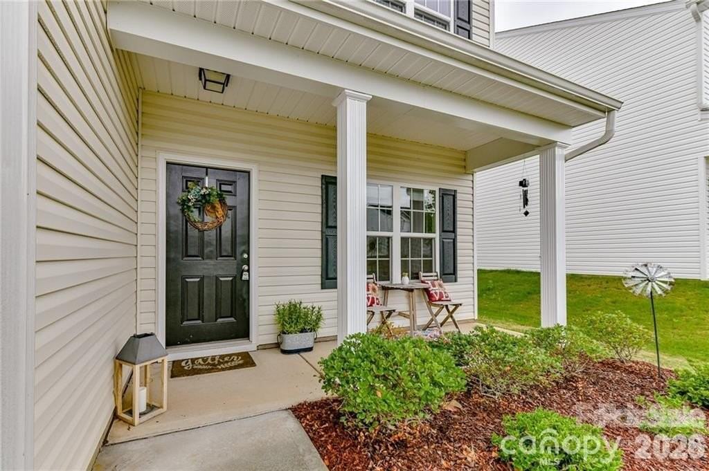 6122 Loy Ct - Photo 3 of 20