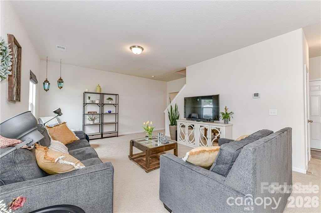 6122 Loy Ct - Photo 7 of 20