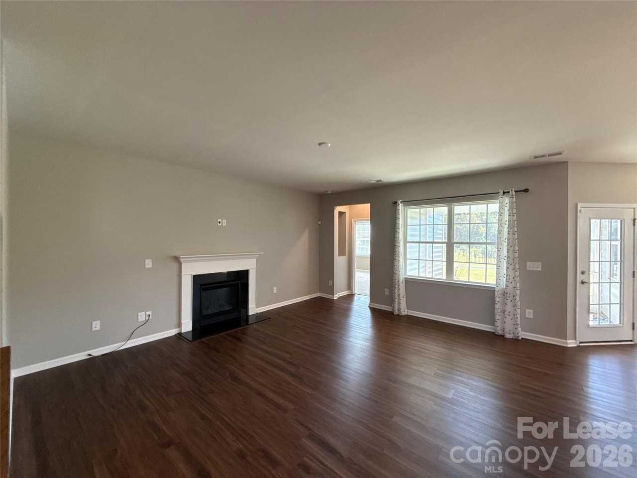 10109 Wesleyan Hall Dr - Photo 5 of 30