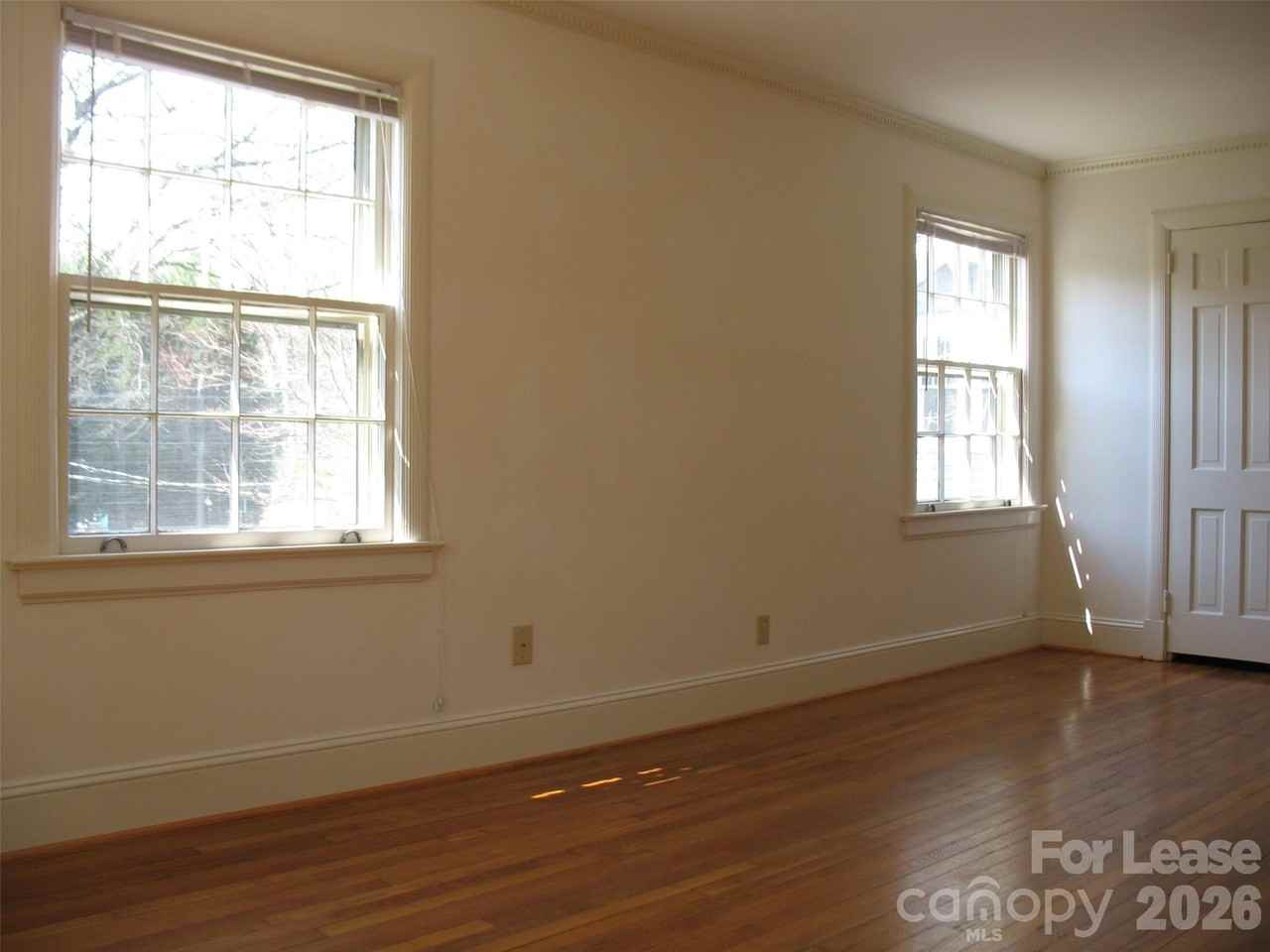3043 Park Rd - Photo 3 of 10