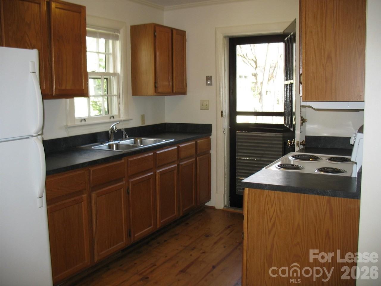 3043 Park Rd - Photo 5 of 10