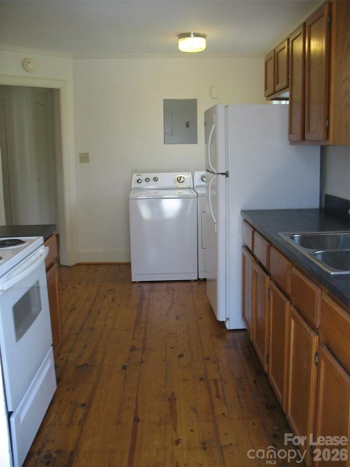 3043 Park Rd - Photo 6 of 10