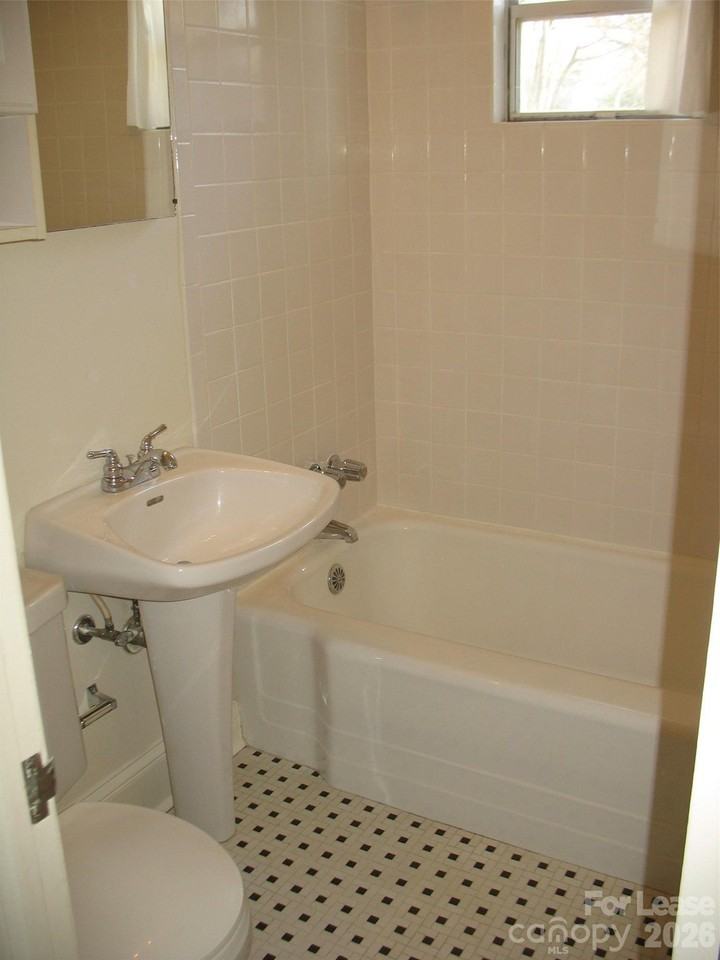 3043 Park Rd - Photo 7 of 10