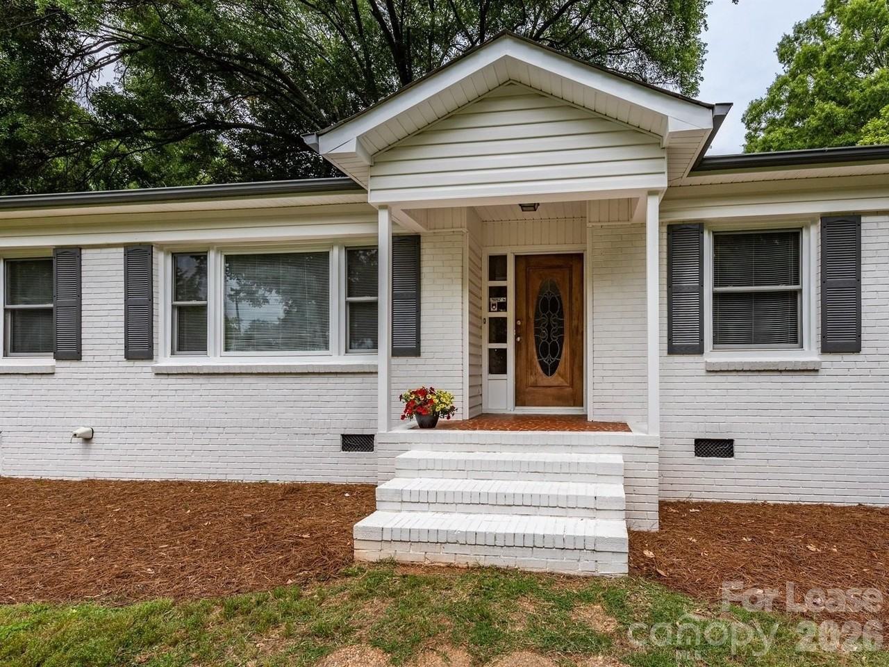 1301 N Sharon Amity Rd - Photo 3 of 25
