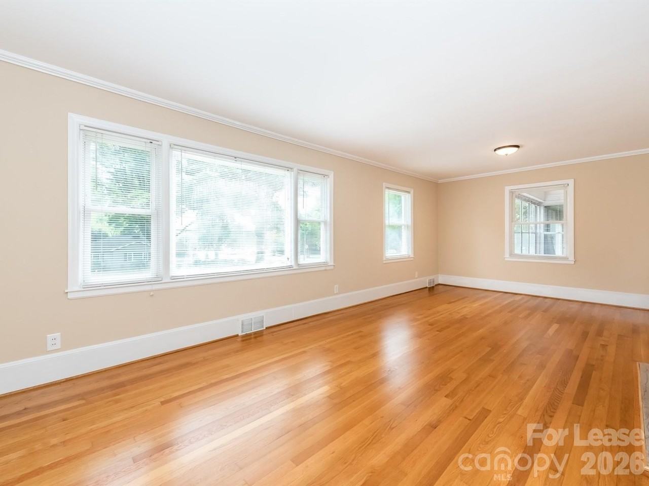1301 N Sharon Amity Rd - Photo 5 of 25