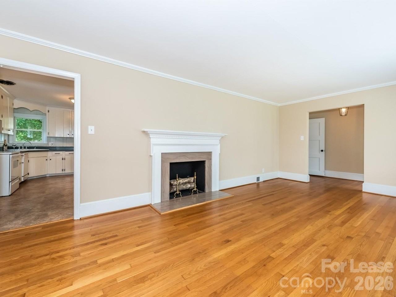 1301 N Sharon Amity Rd - Photo 6 of 25