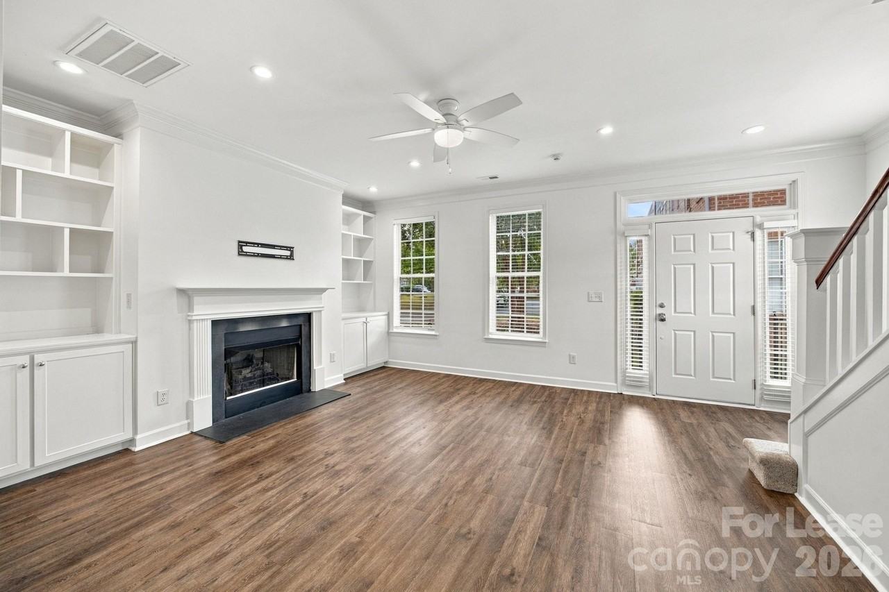 10007 Ansonborough Sq - Photo 7 of 30