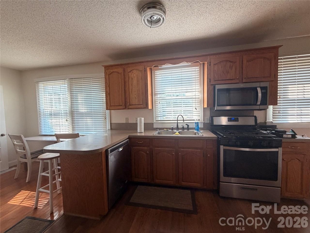 2033 Old York Rd - Photo 5 of 20