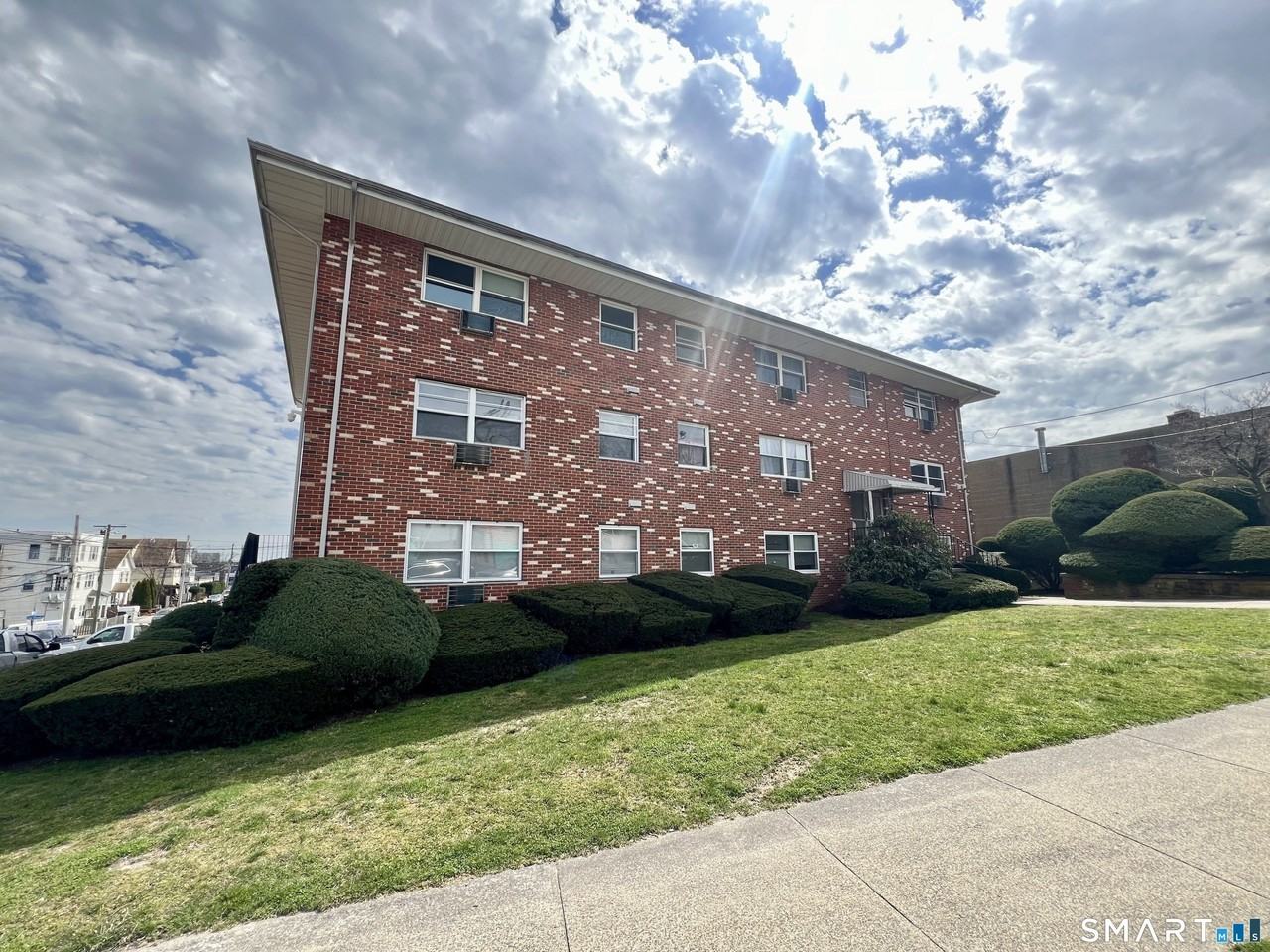 35 Beers St #206