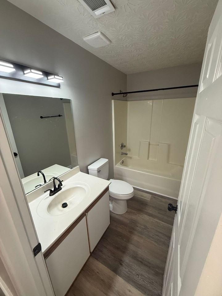 228 Grinder Ct - Photo 3 of 18