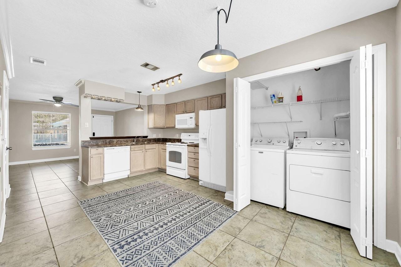 1856 Shay Lin Ct #B8 - Photo 6 of 29