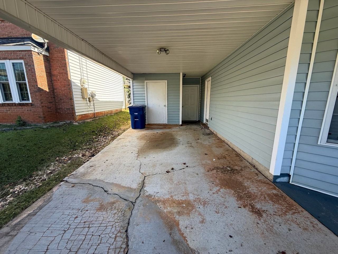 1022 Dekalb St - Photo 3 of 18