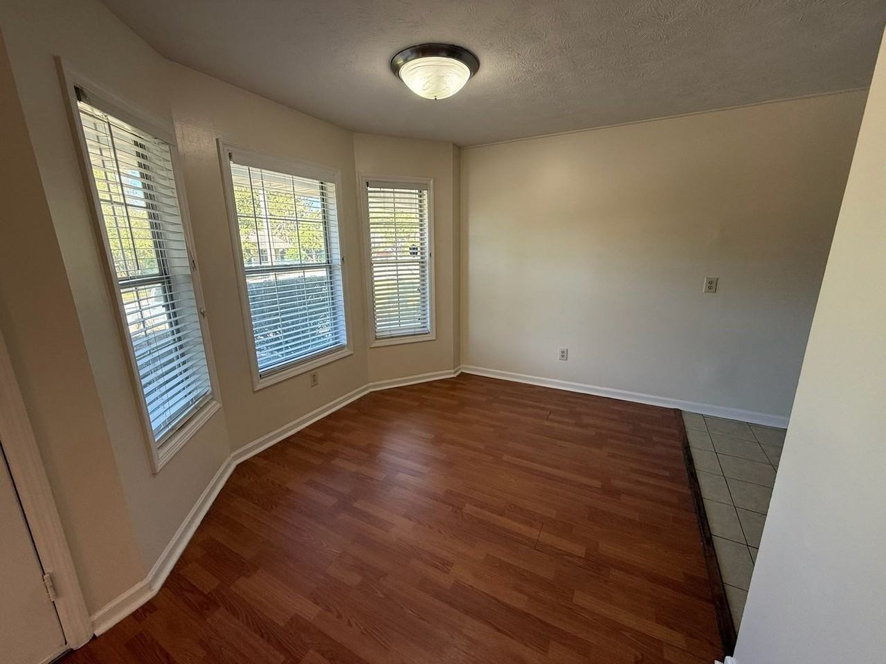 1022 Dekalb St - Photo 6 of 18