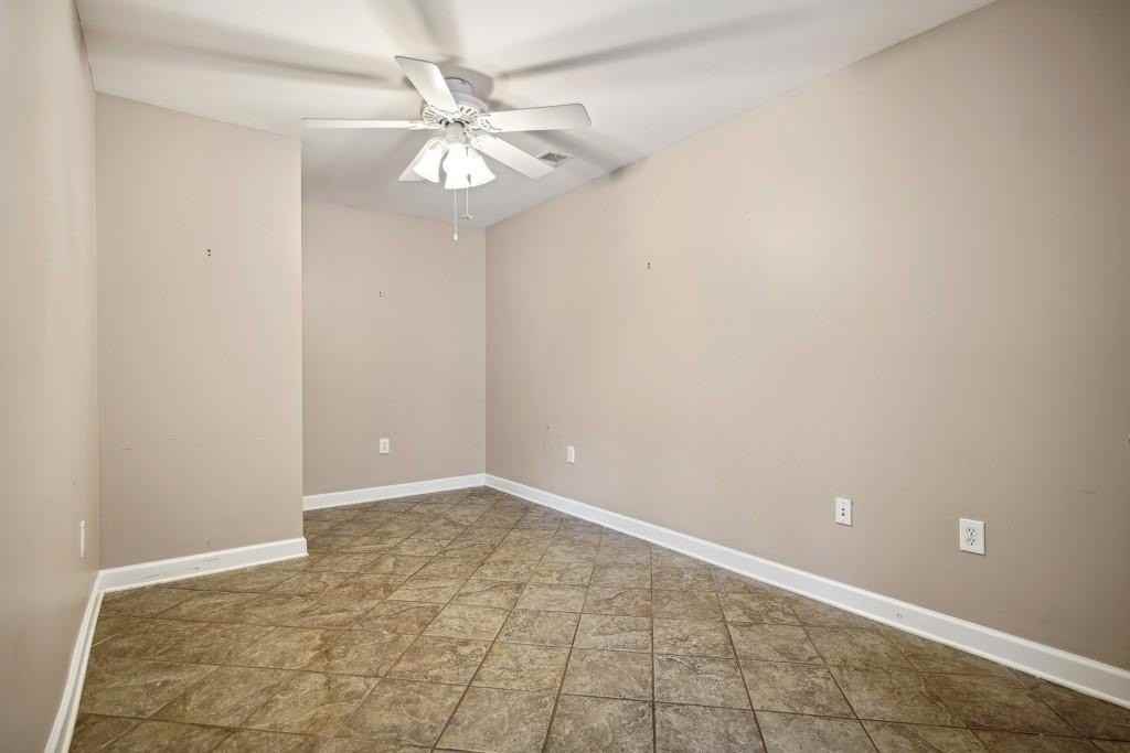 3775 Ashford Creek Ave Ne - Photo 3 of 31