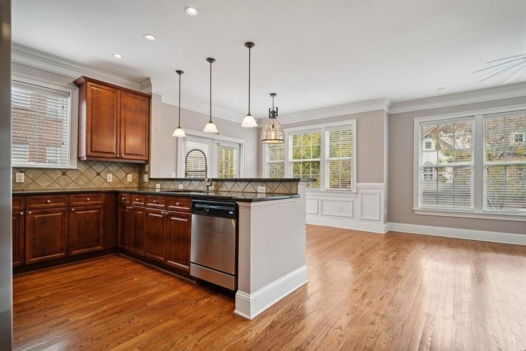 3775 Ashford Creek Ave Ne - Photo 5 of 31