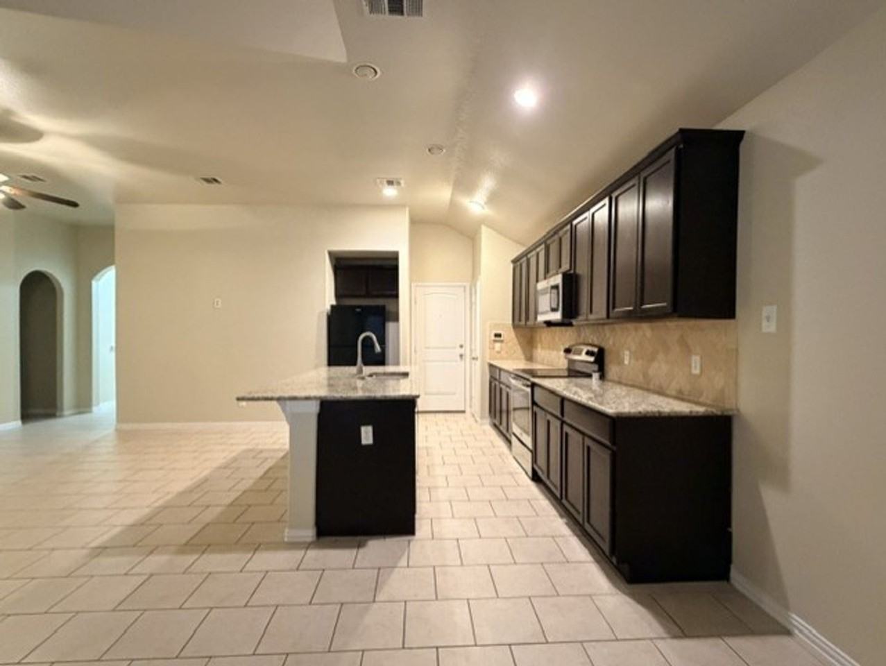 3507 Joyce Ln - Photo 5 of 13