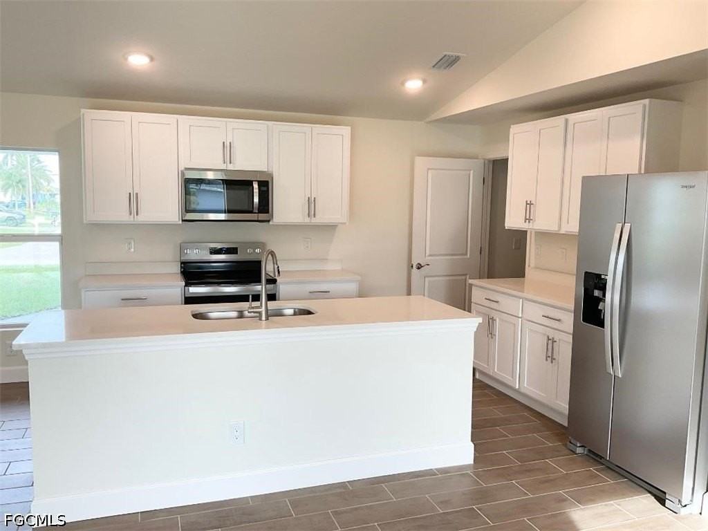 1333 Nw 10th Pl - Photo 4 of 15