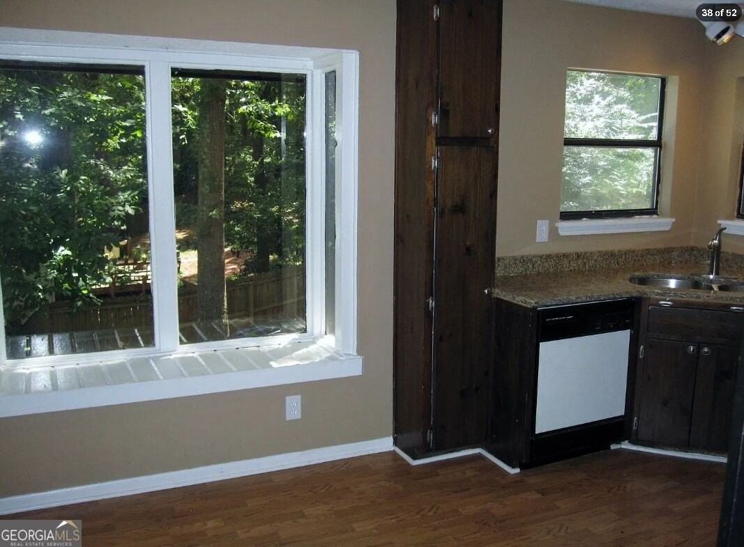 787 Bayliss Dr - Photo 4 of 21