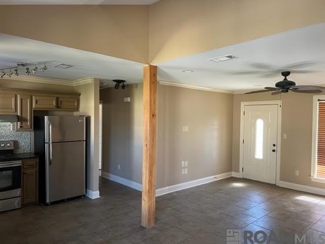 14747 Old Hammond Hwy - Photo 2 of 12