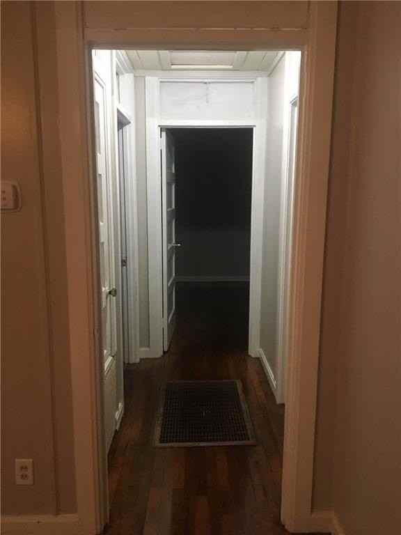 316 Court St - Photo 5 of 7