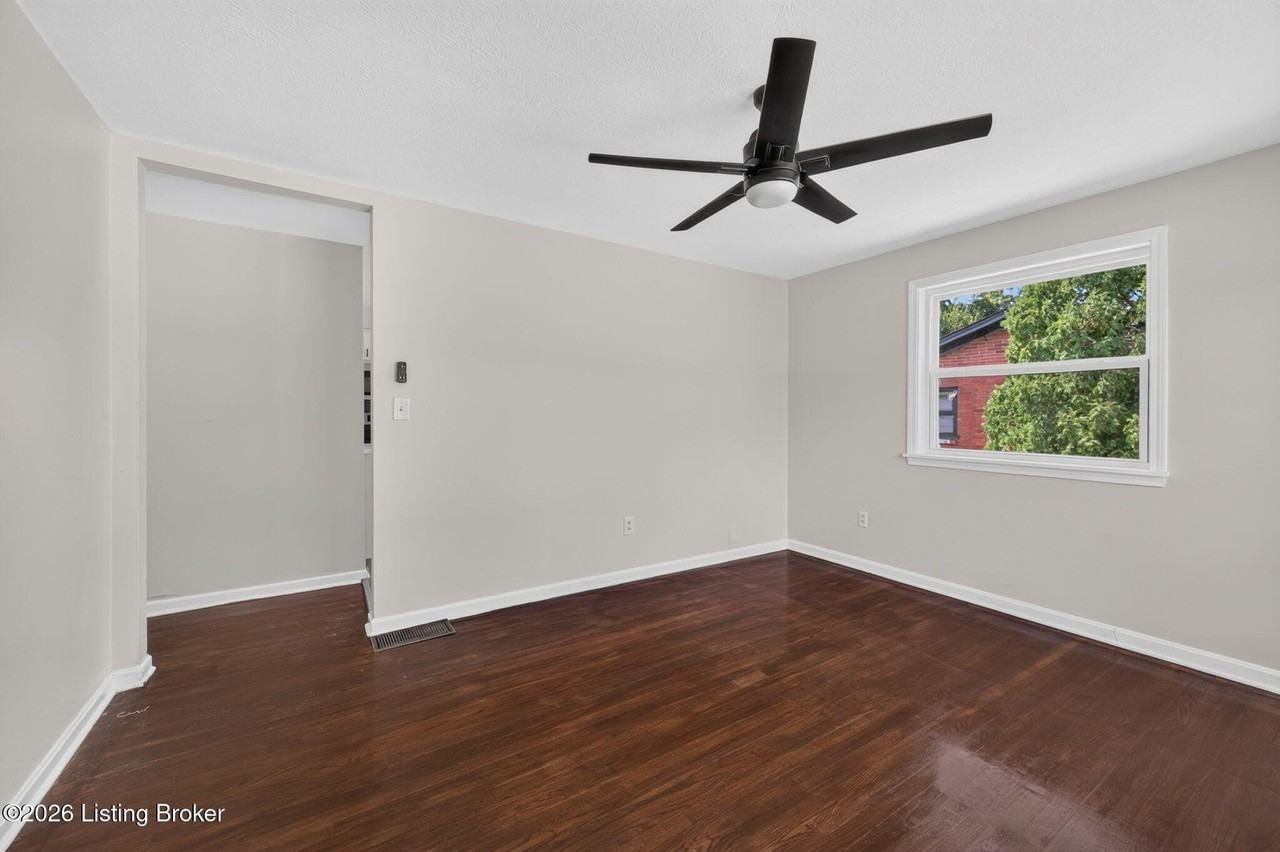 2424 Weber Ln - Photo 4 of 25
