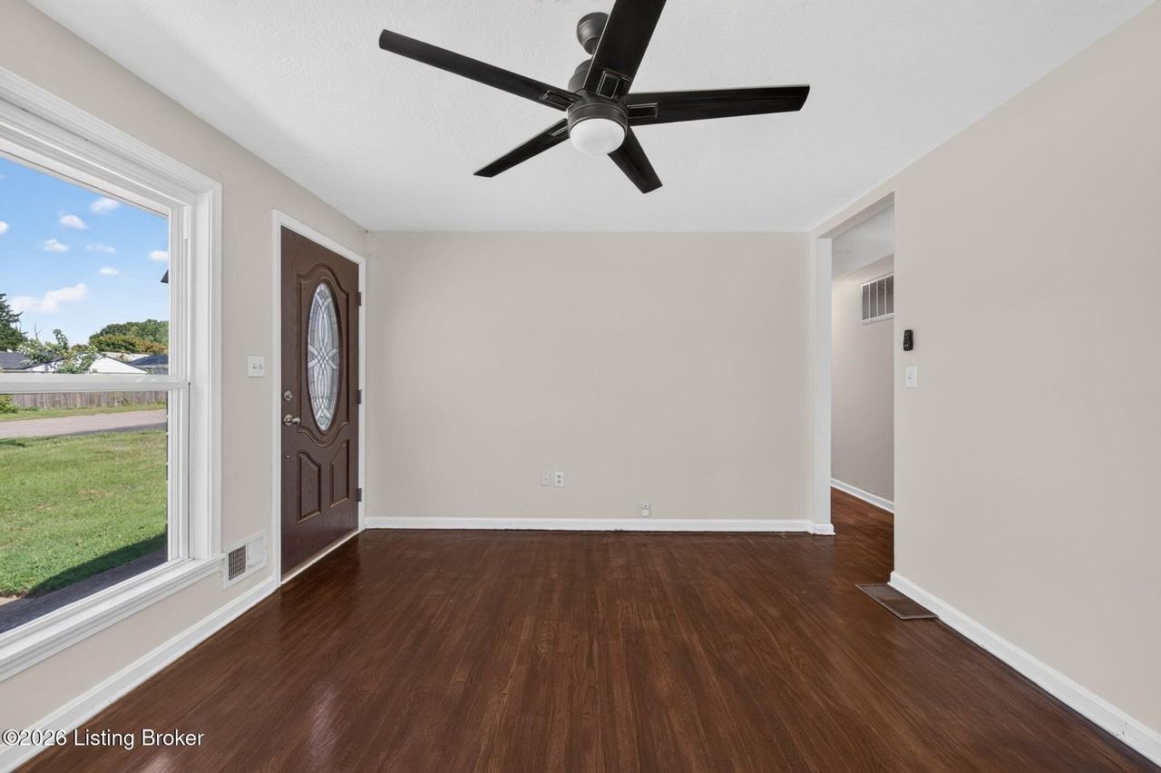 2424 Weber Ln - Photo 5 of 25