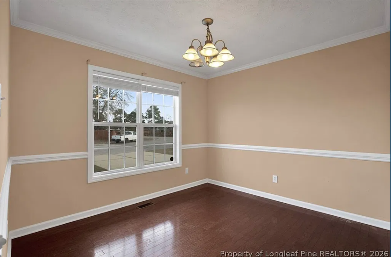 2460 Saltwood Rd - Photo 3 of 22