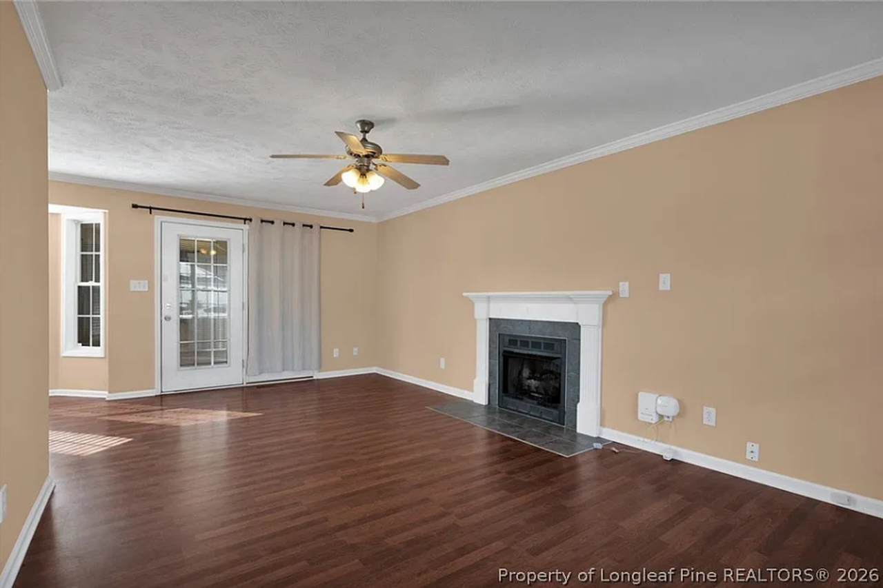 2460 Saltwood Rd - Photo 4 of 22