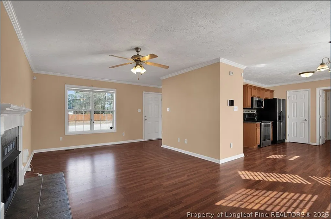 2460 Saltwood Rd - Photo 5 of 22