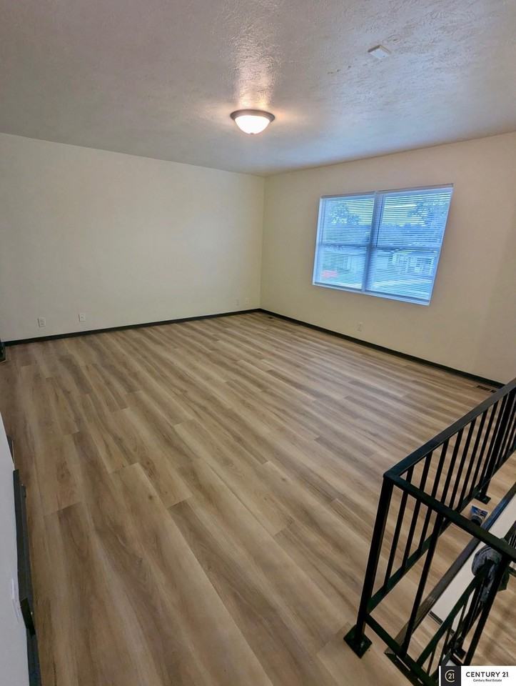 9006 Florence Dr - Photo 2 of 20