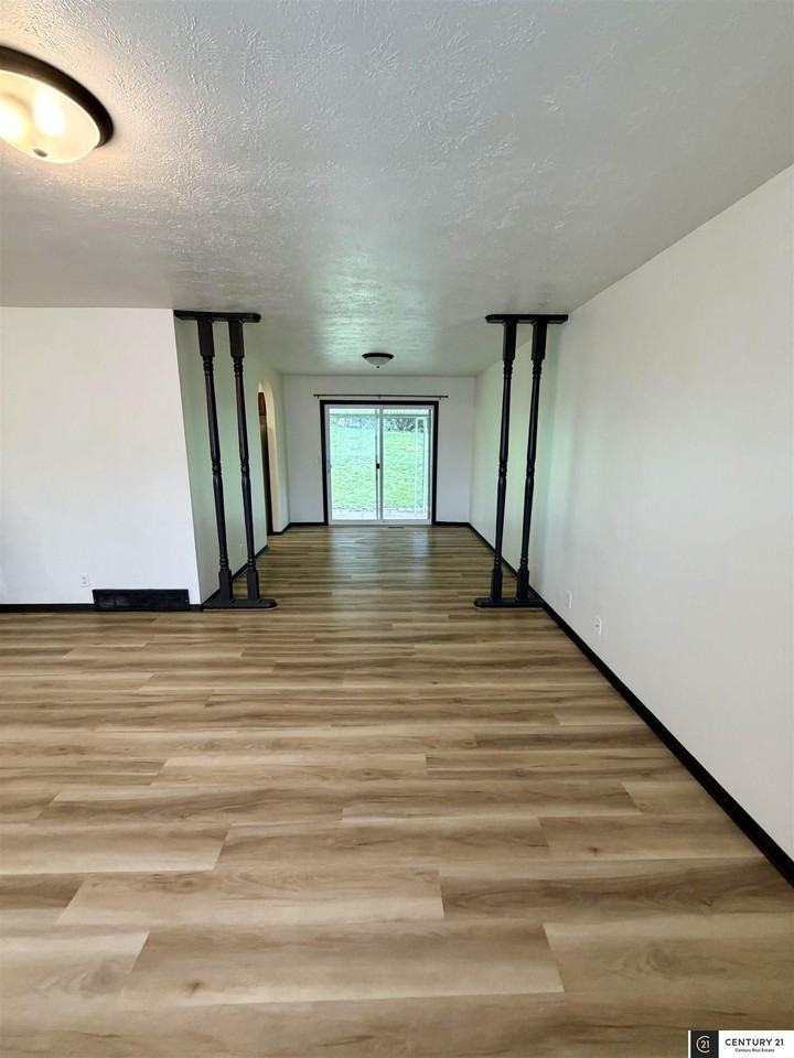 9006 Florence Dr - Photo 4 of 20