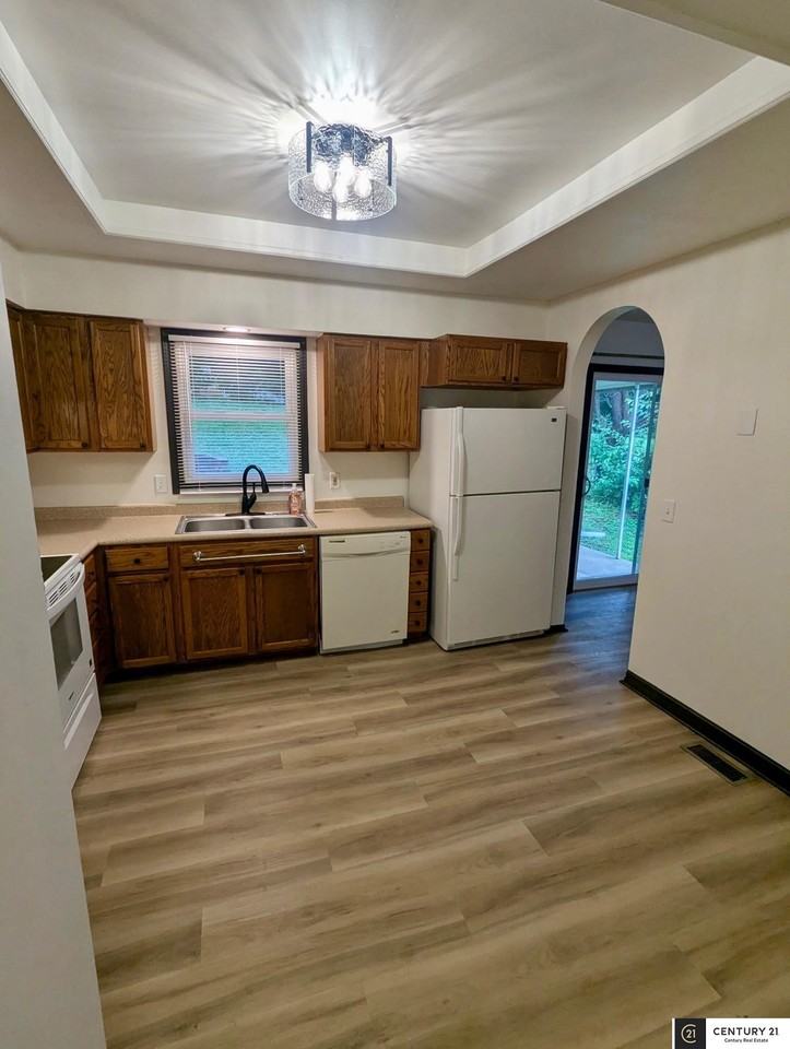 9006 Florence Dr - Photo 7 of 20
