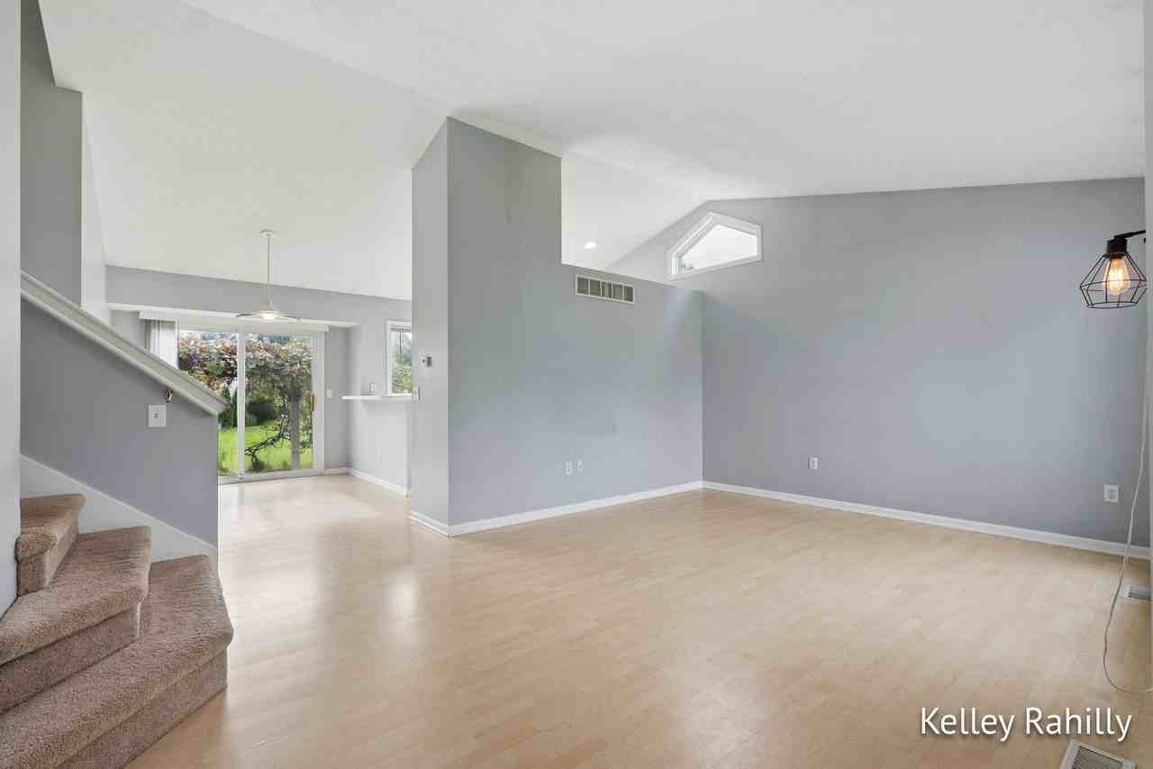 5750 Sugarberry Dr Se - Photo 3 of 27