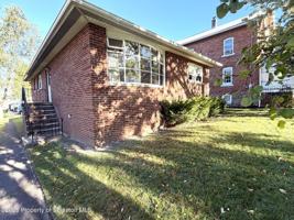 featured image of 935 N Irving Ave