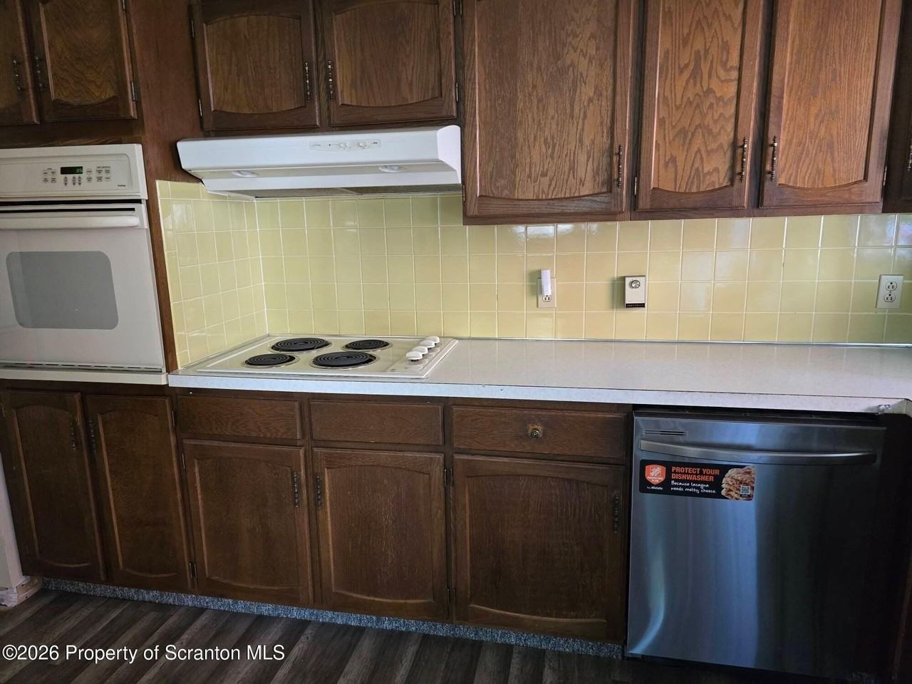 935 N Irving Ave - Photo 6 of 14