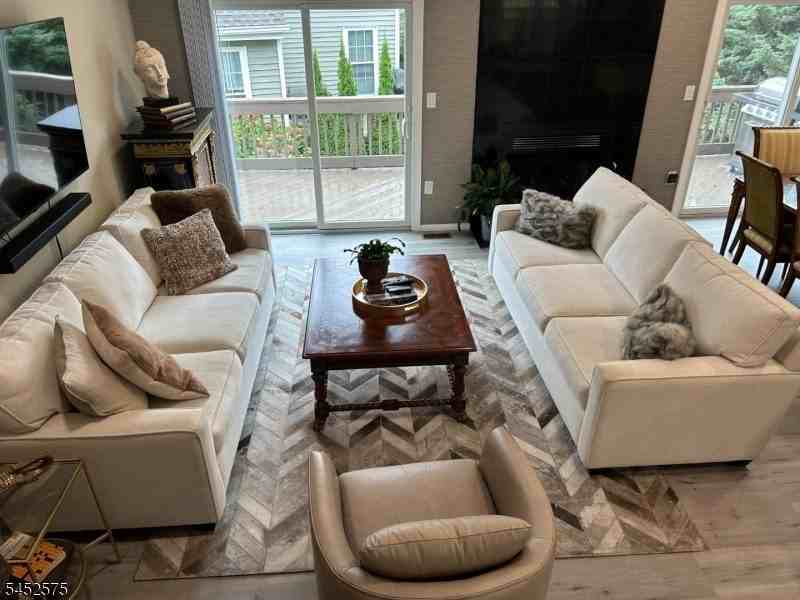255 Crescenzi Ct #255 - Photo 3 of 4