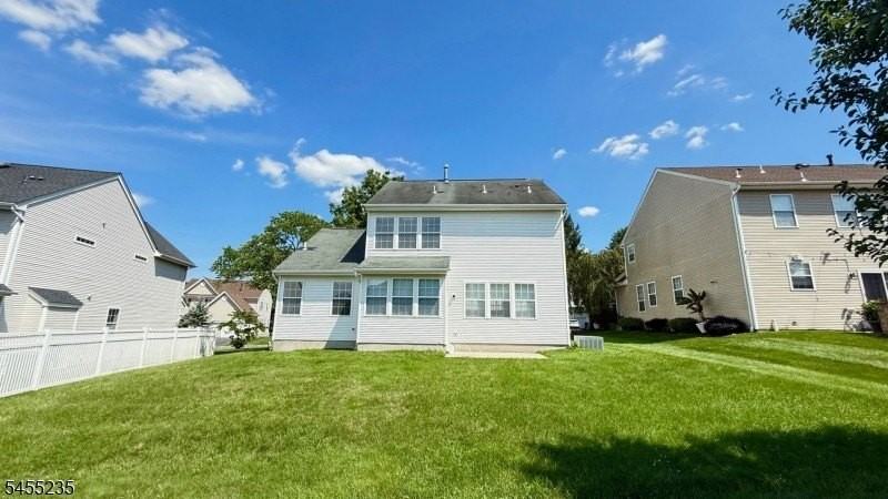 6 Joanne Ct - Photo 2 of 35