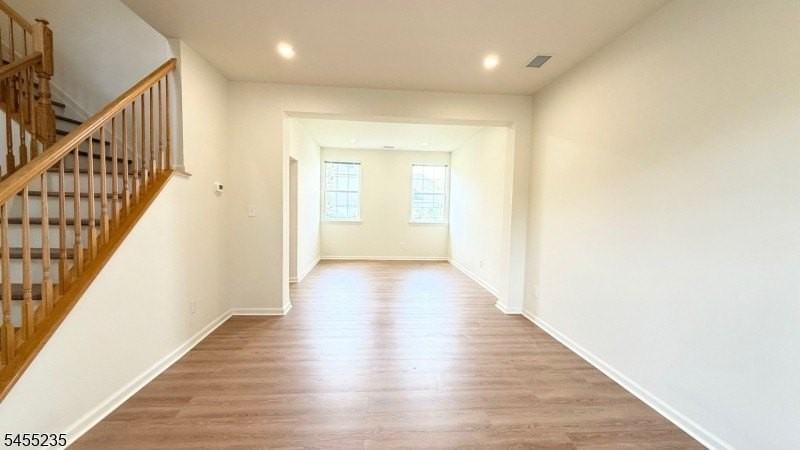 6 Joanne Ct - Photo 4 of 35