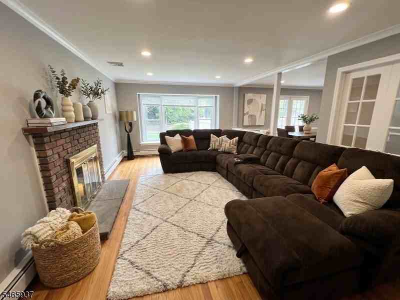 10 Jensen Ct - Photo 4 of 25