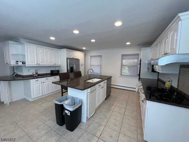 10 Jensen Ct - Photo 7 of 25