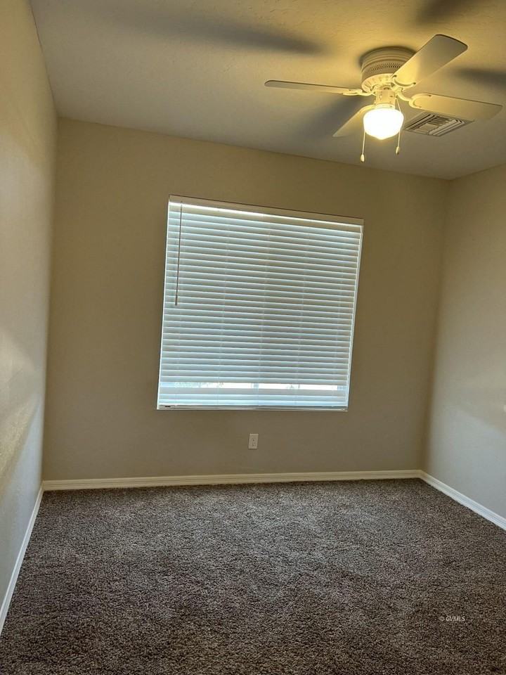 1539 E Whirlwind Way - Photo 2 of 9