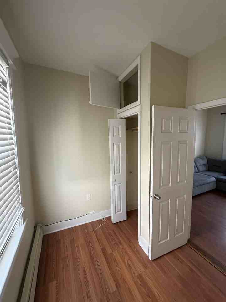 165 W 20th St #2 - Photo 2 of 15