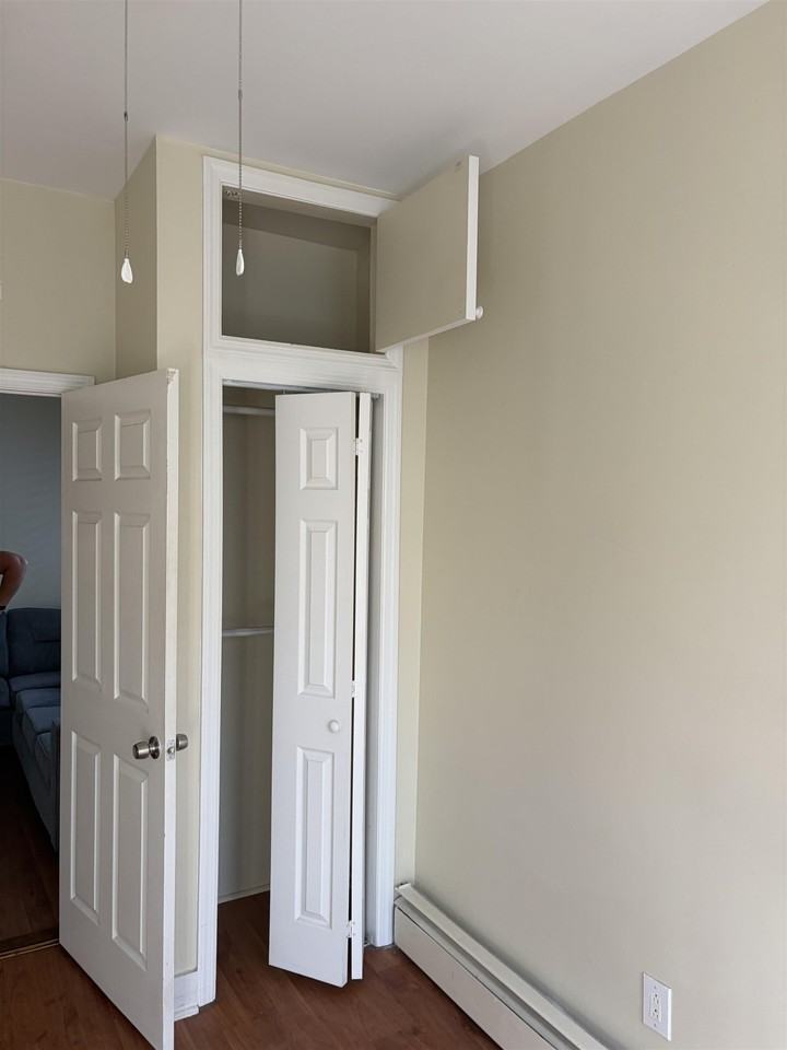 165 W 20th St #2 - Photo 4 of 15