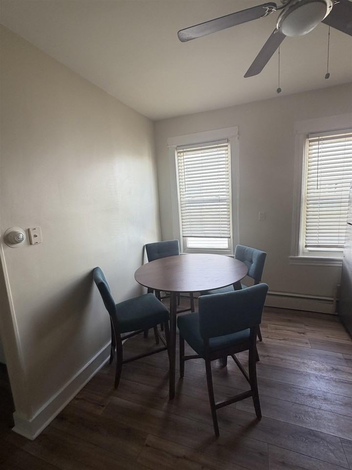 165 W 20th St #2 - Photo 5 of 15