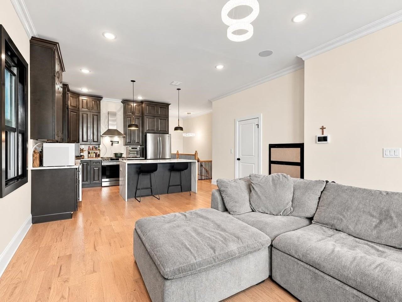 129 Poplar St #1 - Photo 4 of 32